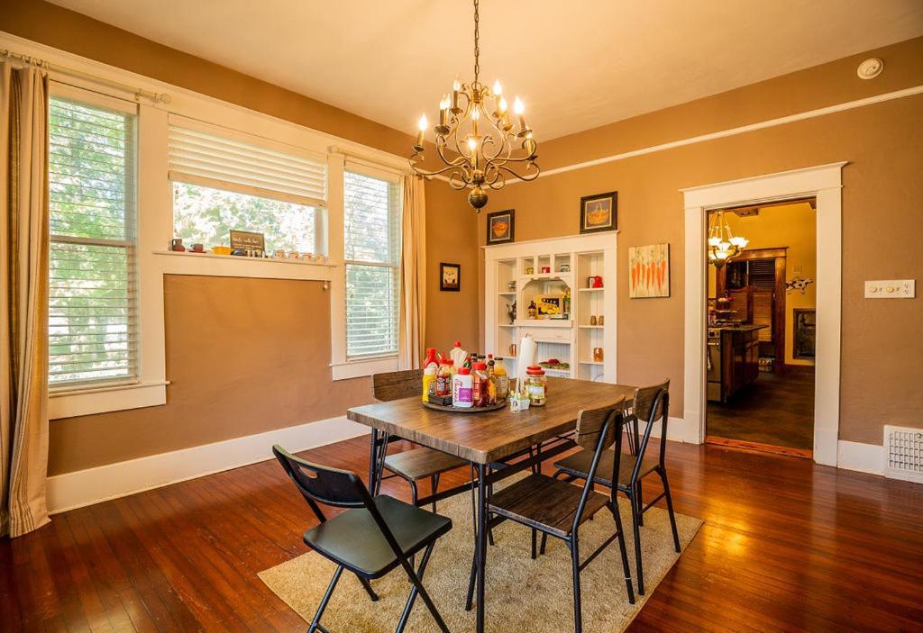 Historic Mitchell House Bed & Breakfast Sulphur Springs Bagian luar foto